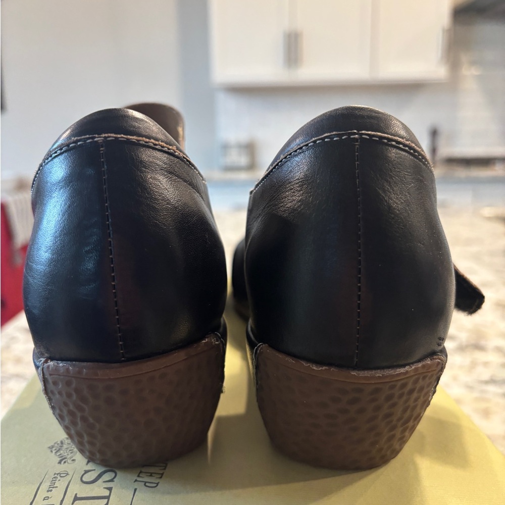 L'ATISTE Black Leather Loafers - Picture 4 of 7
